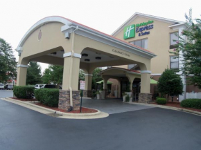  Holiday Inn Express Hotel & Suites Sanford, an IHG Hotel  Санфорд